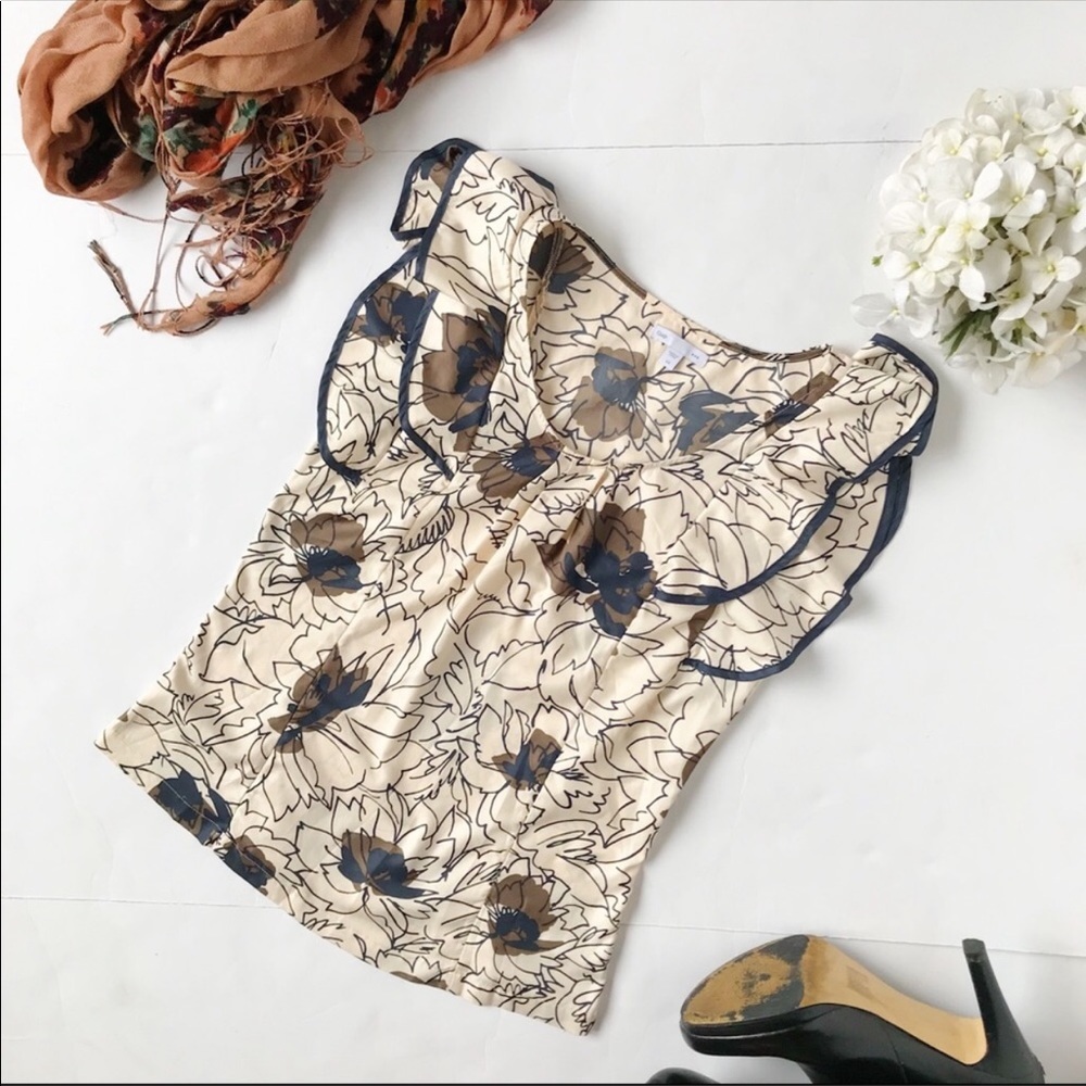 3/$20 Gap ivory Brown floral top ruffle sleeve